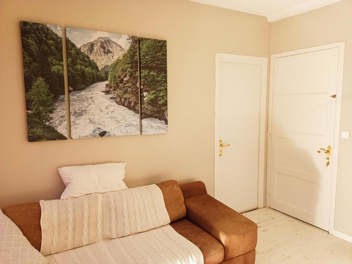 Gite Redrooster Home - 160M2, 4 Ch, 2 Sdb, Fibre, Parking, Sauna, Bain A Remous Theys Екстер'єр фото